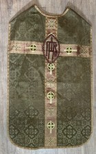 grüne römische Casel